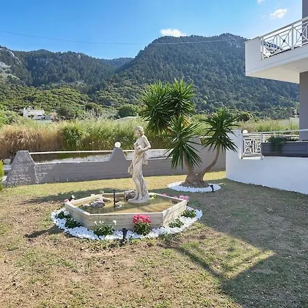 Chrysanthi Luxury In Salakos, With Pool & Jacuzzi, Near 别墅