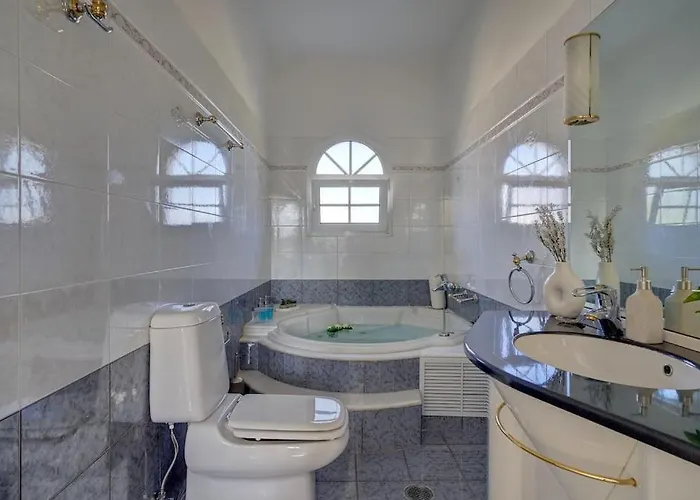 Chrysanthi Luxury In Salakos, With Pool & Jacuzzi, Near Sálakos