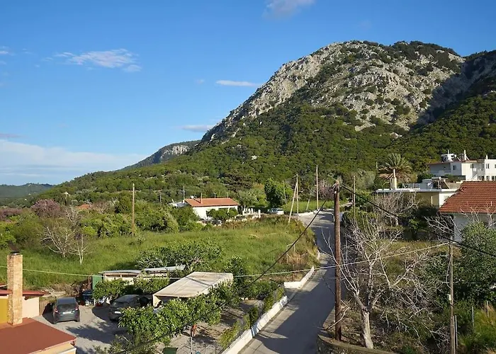Chrysanthi Luxury In Salakos, With Pool & Jacuzzi, Near Villa Sálakos