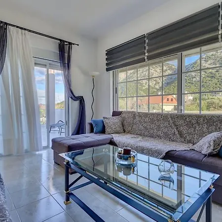 Chrysanthi Luxury In Salakos, With Pool & Jacuzzi, Near Salakos