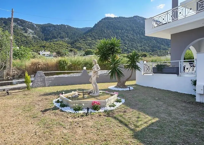 Chrysanthi Luxury In Salakos, With Pool & Jacuzzi, Near Βίλα