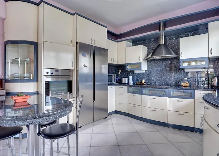 Βίλα Chrysanthi Luxury In Salakos, With Pool & Jacuzzi, Near