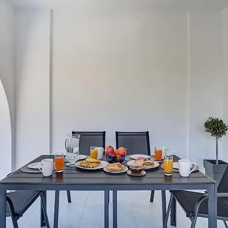 Villa Chrysanthi Luxury In Salakos, With Pool & Jacuzzi, Near *