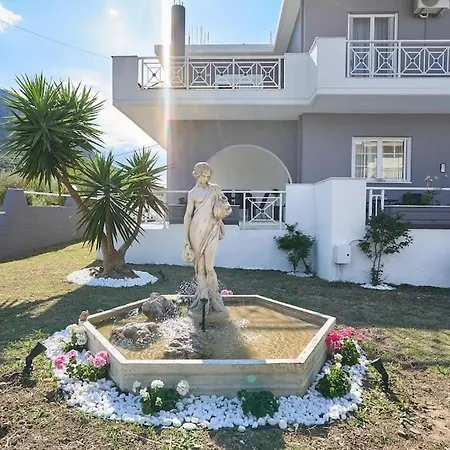 Villa Chrysanthi Luxury In Salakos, With Pool & Jacuzzi, Near *