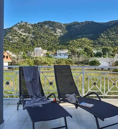 Chrysanthi Luxury In Salakos, With Pool & Jacuzzi, Near Villa Sálakos