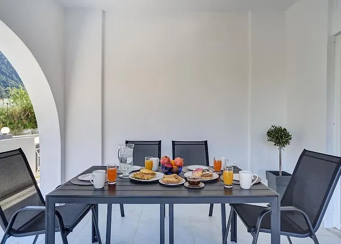 Villa Chrysanthi Luxury In Salakos, With Pool & Jacuzzi, Near *