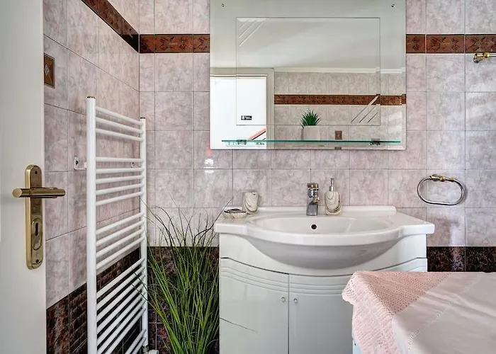 Chrysanthi Luxury In Salakos, With Pool & Jacuzzi, Near