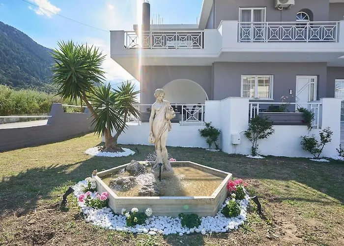 Villa Chrysanthi Luxury In Salakos, With Pool & Jacuzzi, Near *