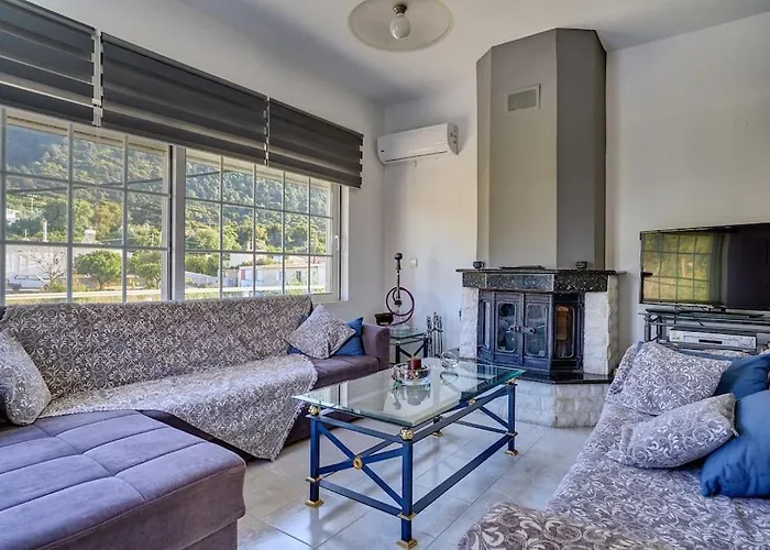 Villa Chrysanthi Luxury In Salakos, With Pool & Jacuzzi, Near