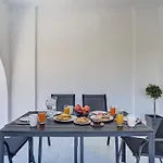 Вилла Chrysanthi Luxury In Salakos, With Pool & Jacuzzi, Near *