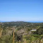 빌라 Chrysanthi Luxury In Salakos, With Pool & Jacuzzi, Near