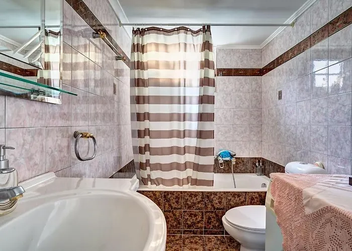 Villa Chrysanthi Luxury In Salakos, With Pool & Jacuzzi, Near Sálakos